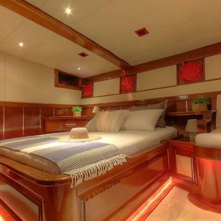 Botel Nautilus *